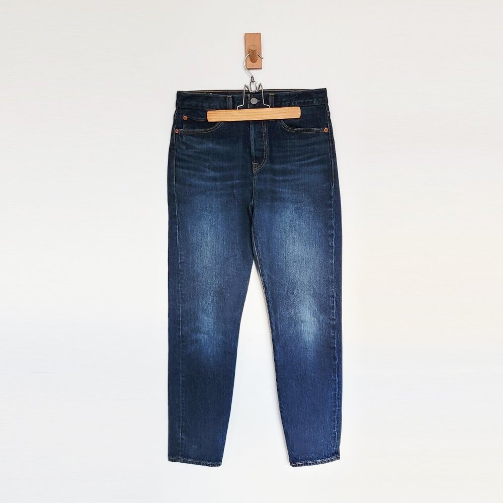 Levi's Wedgie Size 28 Women’s Jeans in Dark Blue Wash